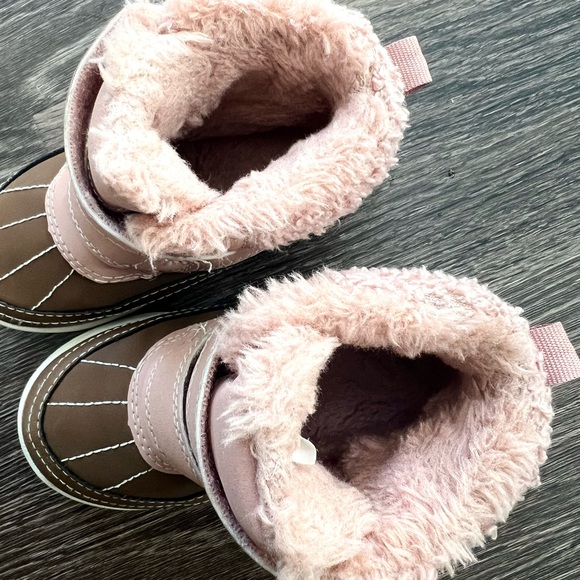 H&M Easy On Waterproof high tops Size 7.5 - Picture 11 of 12